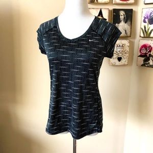 Nike dri fit short sleeve shirt size medium black